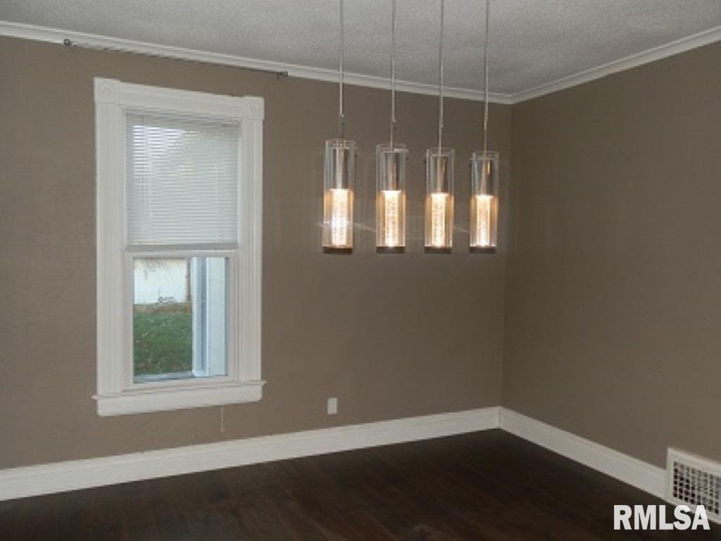 316 W 30TH Street