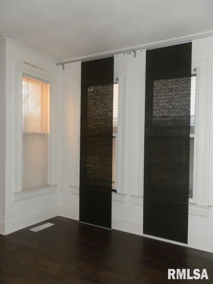 316 W 30TH Street