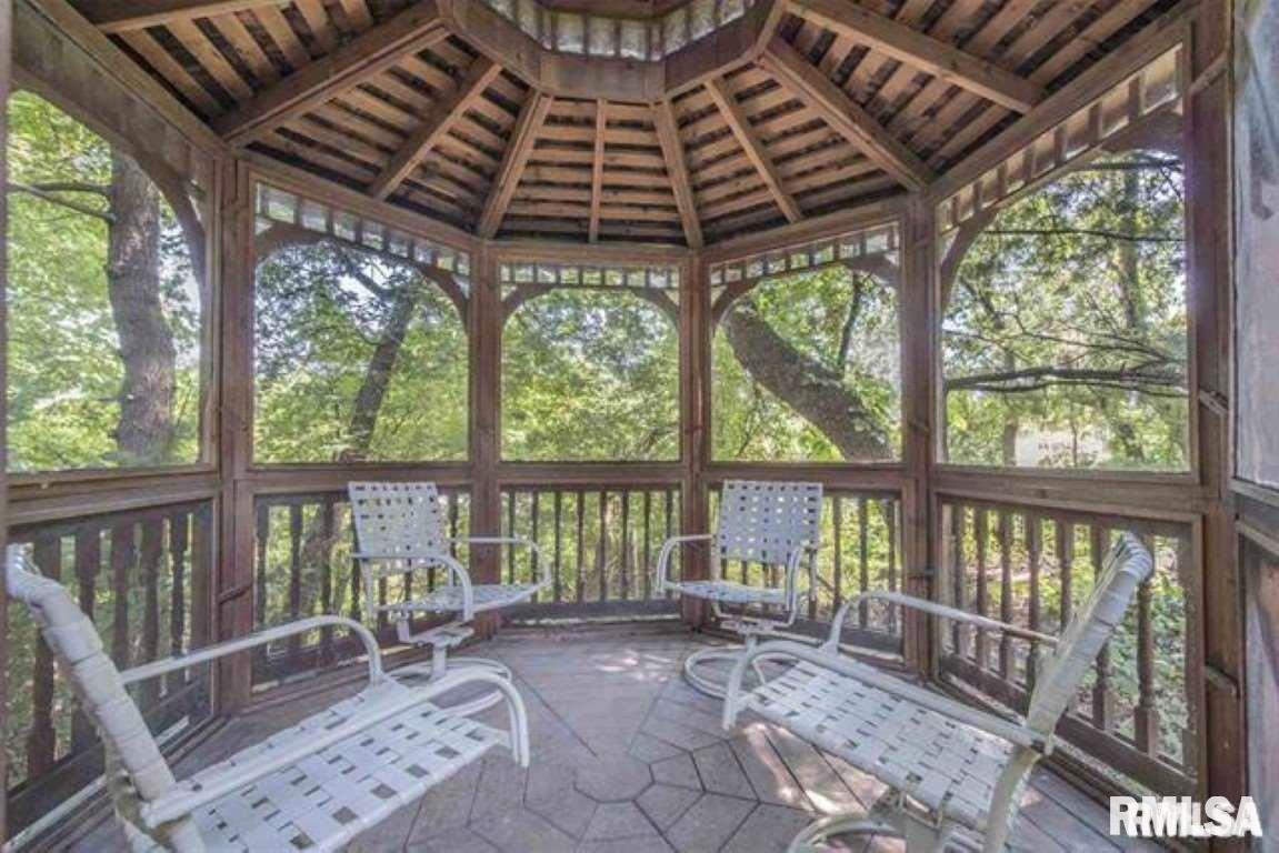 37 RIVERVIEW PARK Drive