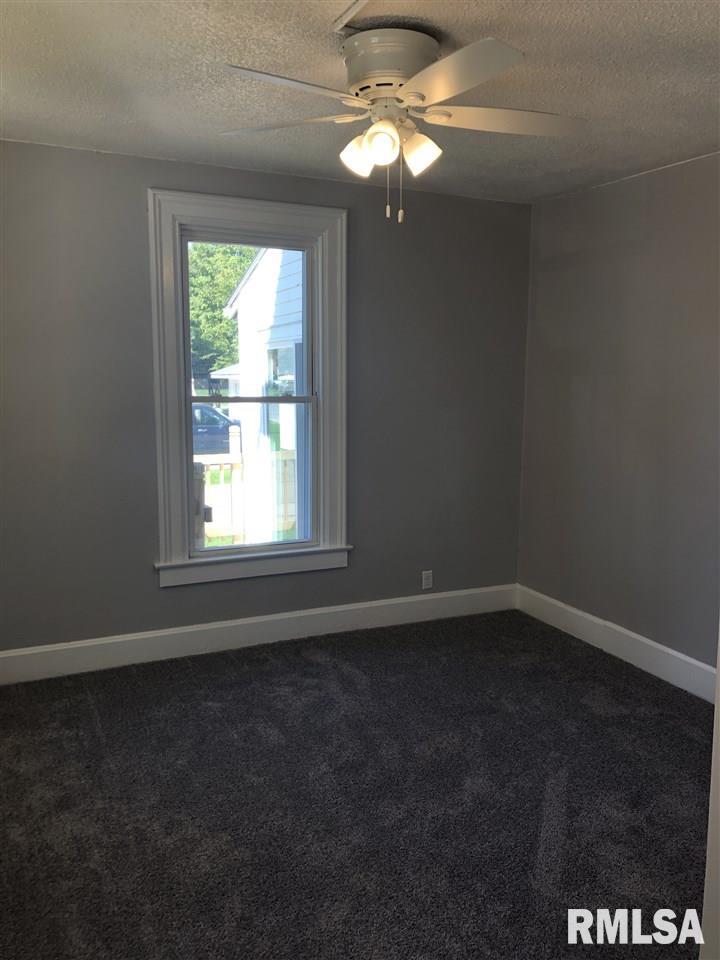 224 W HIGH Street