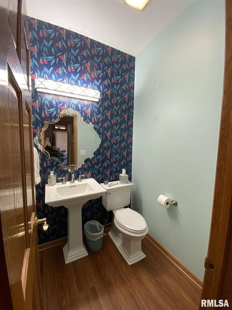 8 WALBRIER Court