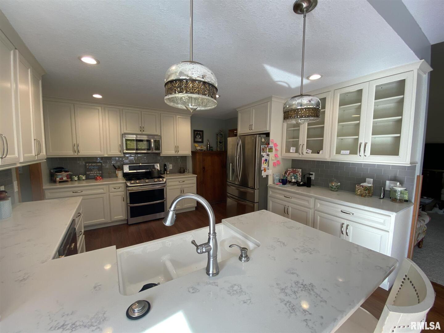 8 WALBRIER Court