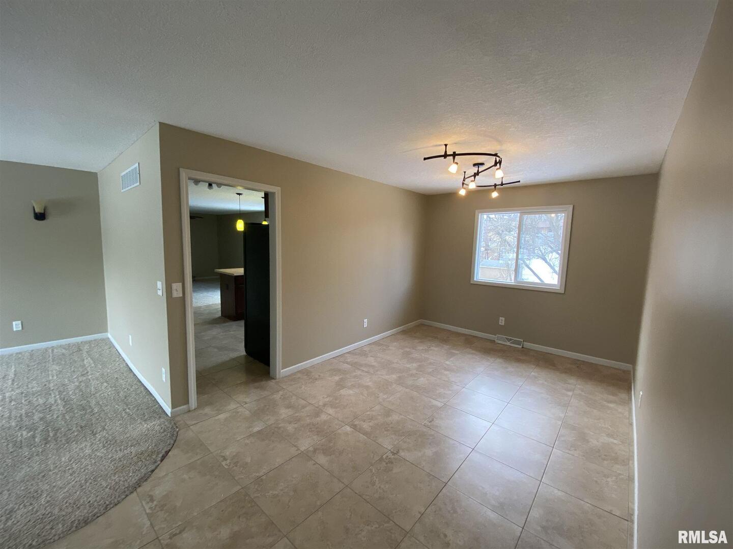 2504 EMERALD Drive