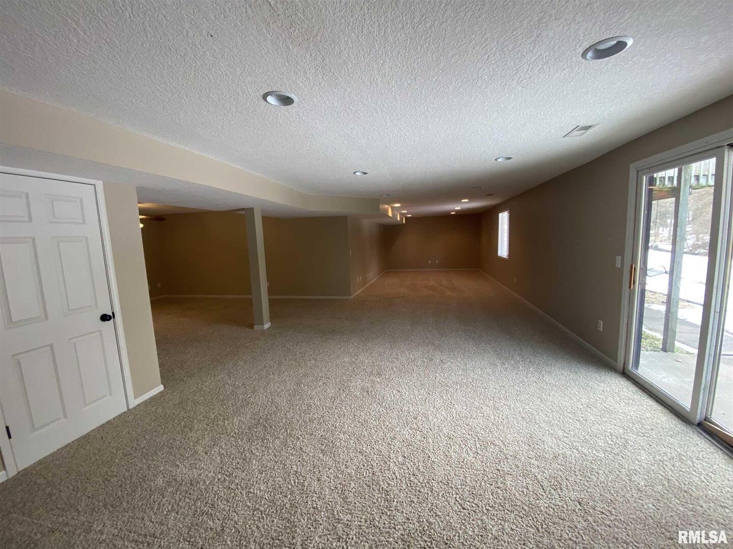 2504 EMERALD Drive