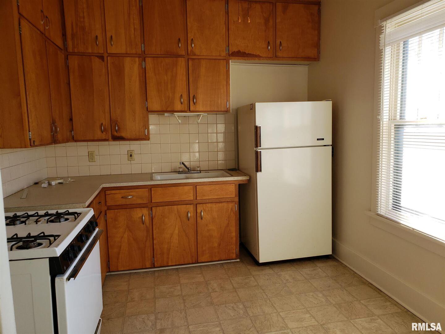 1428 ARLINGTON Avenue Unit: 4
