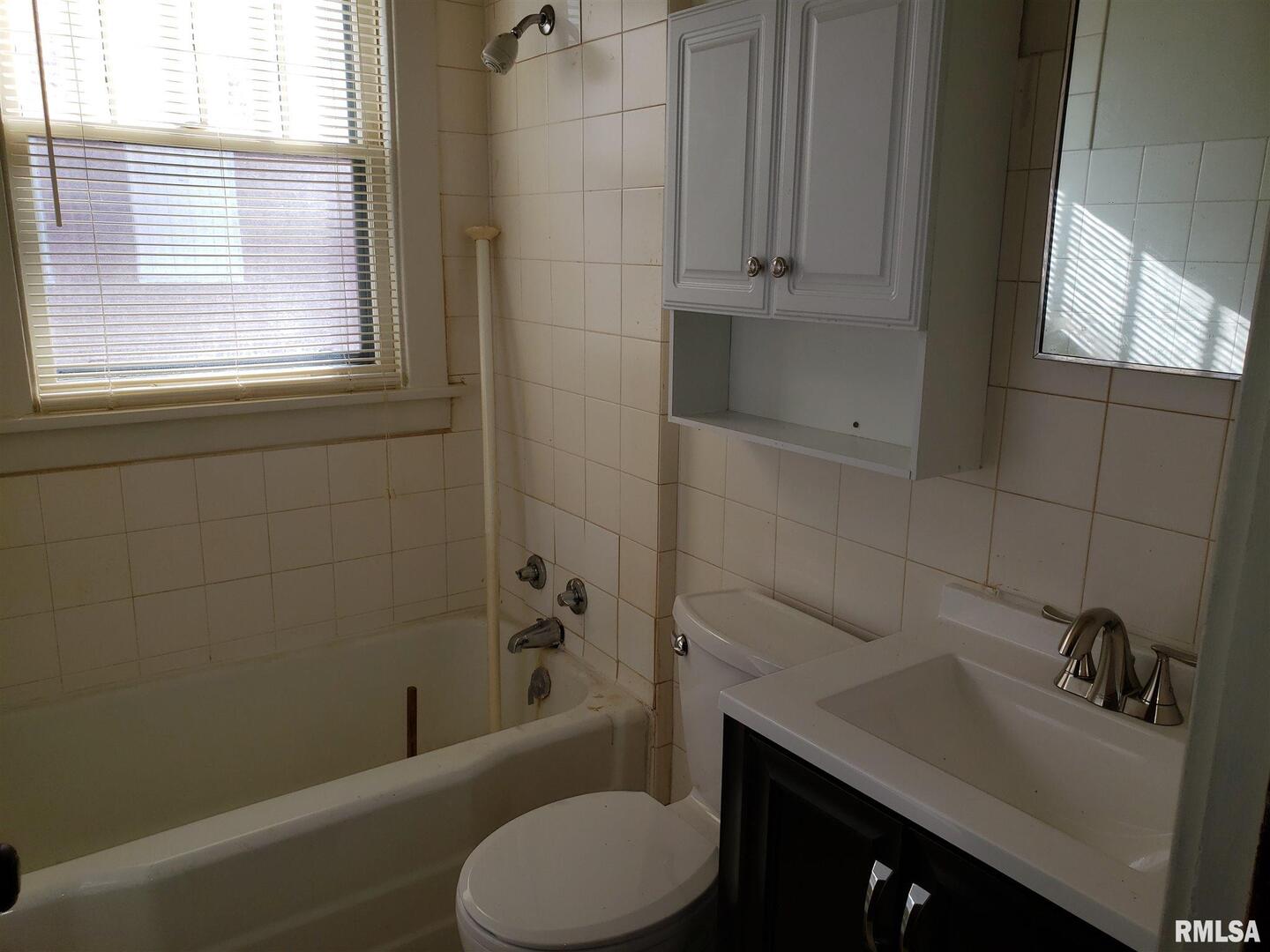 1428 ARLINGTON Avenue Unit: 4