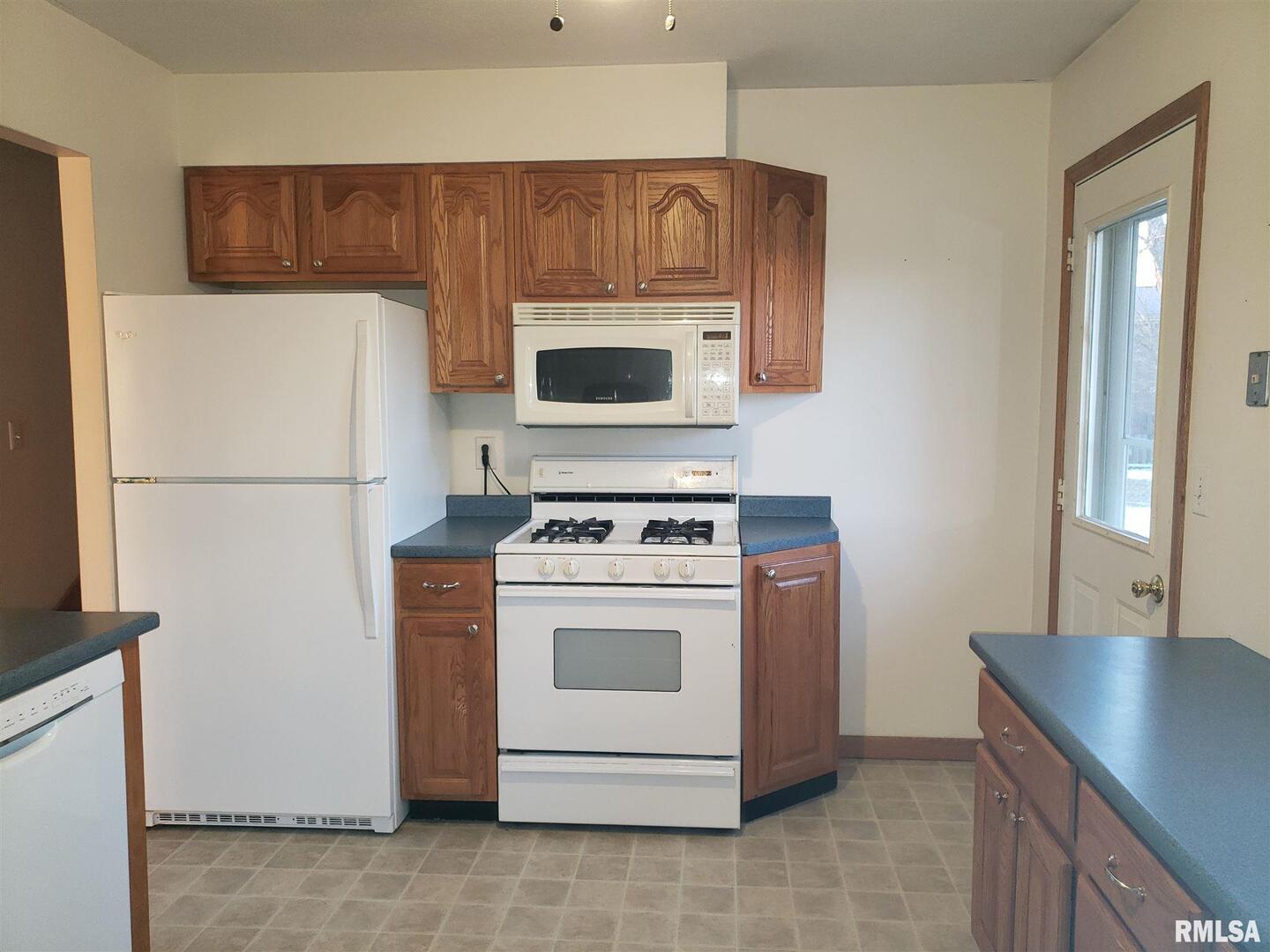 1805 SUTTON Place