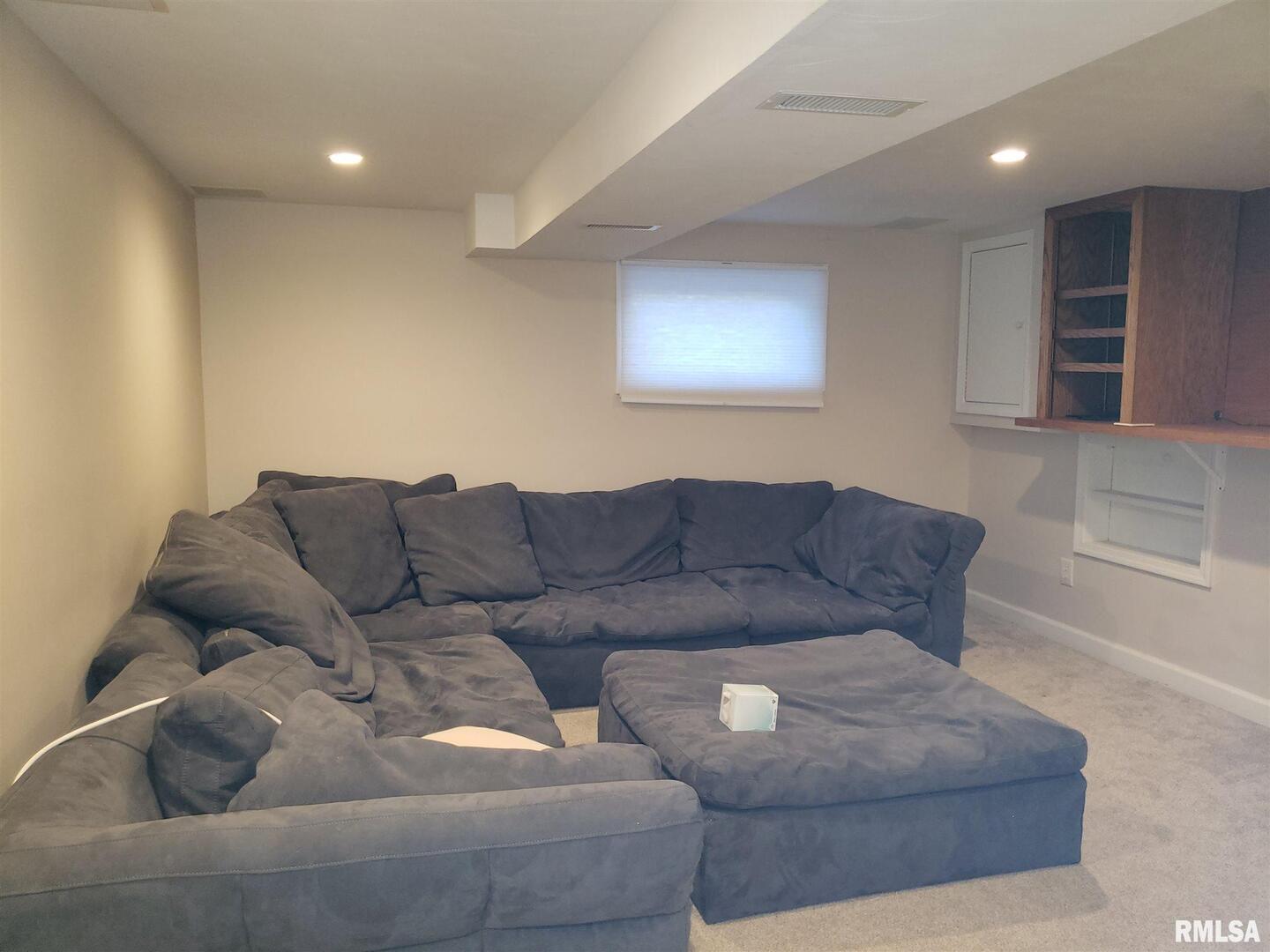 1805 SUTTON Place