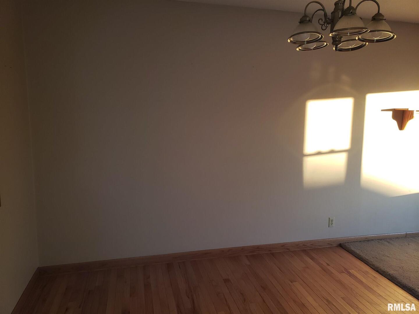 1805 SUTTON Place
