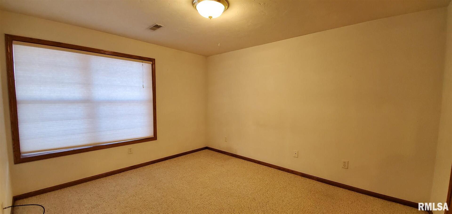 1304 GLENCOE Lane