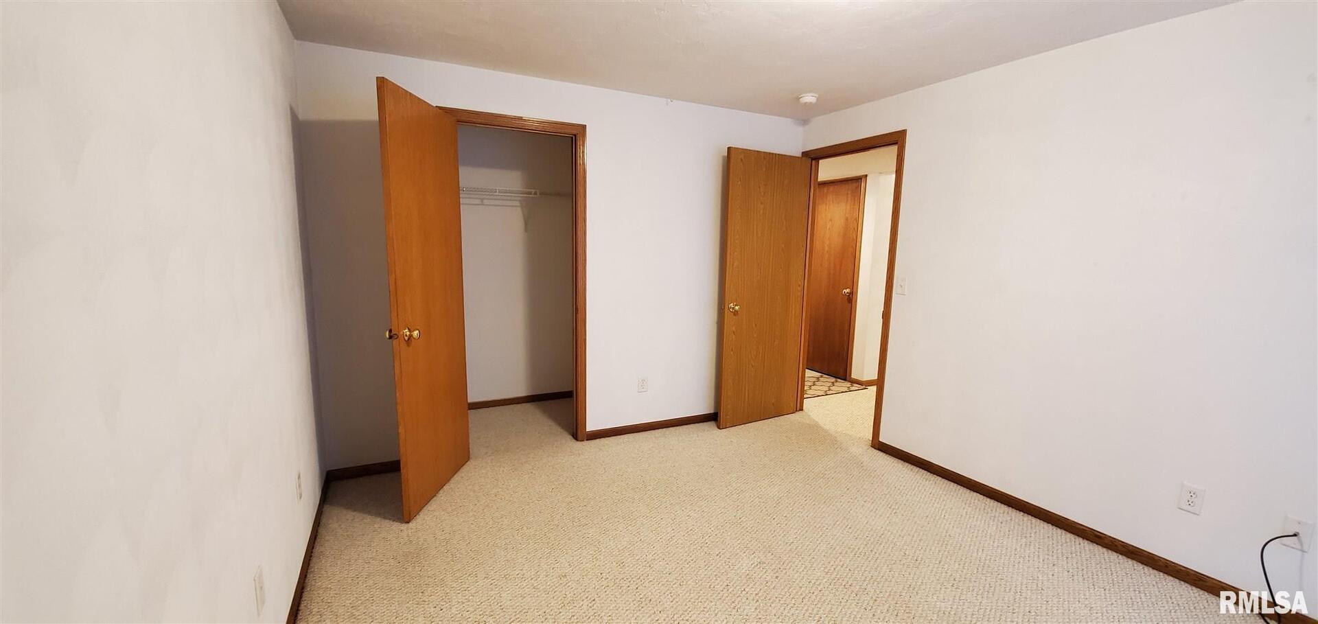 1304 GLENCOE Lane