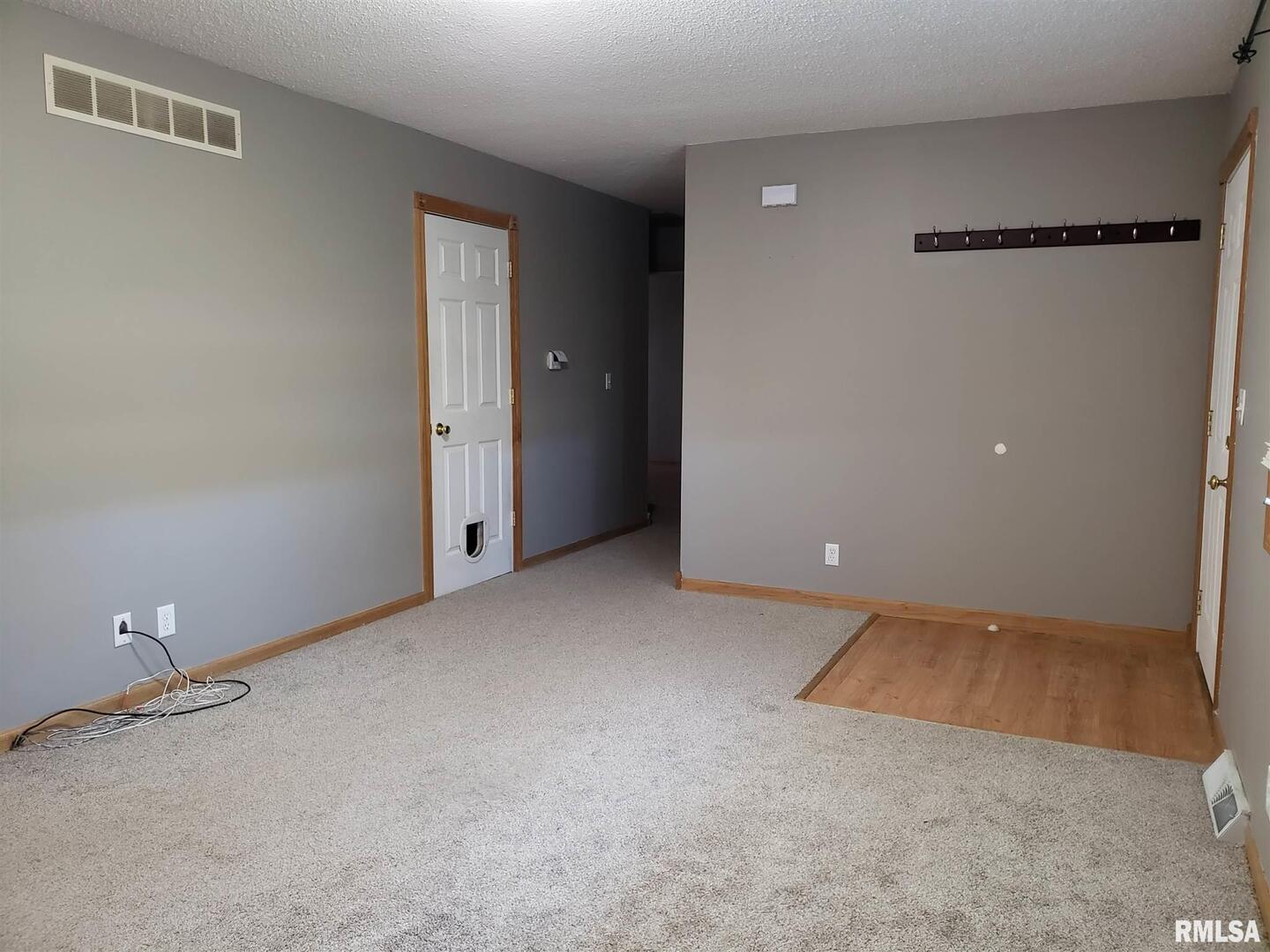 1115 MEADOW LANE Drive