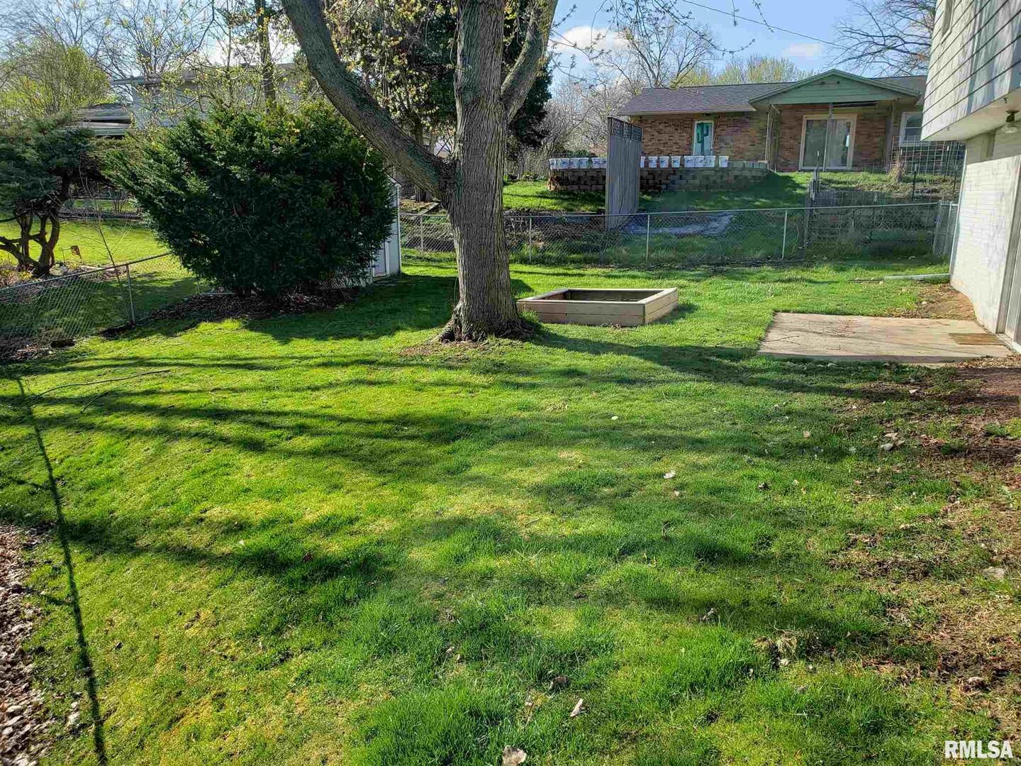 1115 MEADOW LANE Drive