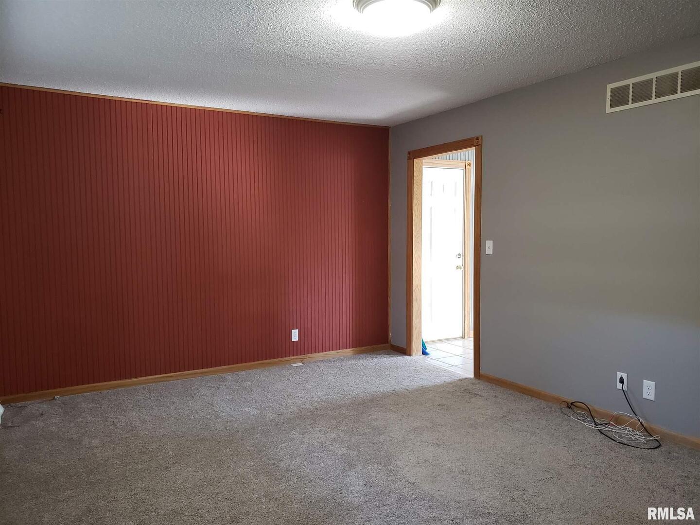 1115 MEADOW LANE Drive