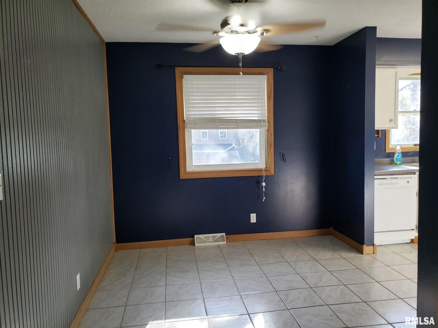 1115 MEADOW LANE Drive