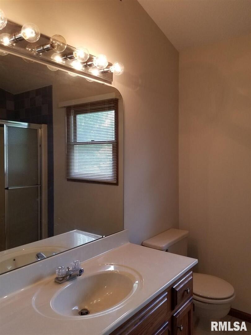 1529 W 49TH Street