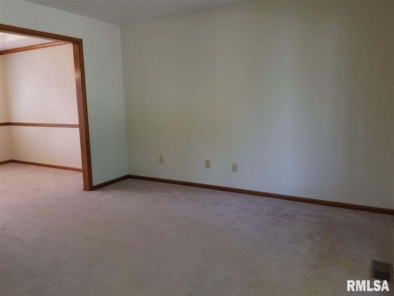 1529 W 49TH Street
