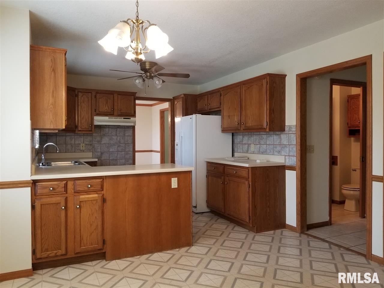 1529 W 49TH Street