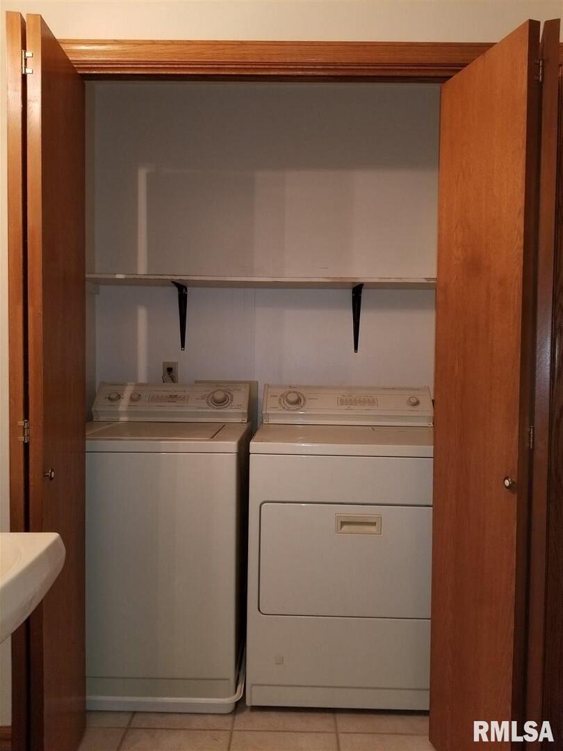 1529 W 49TH Street