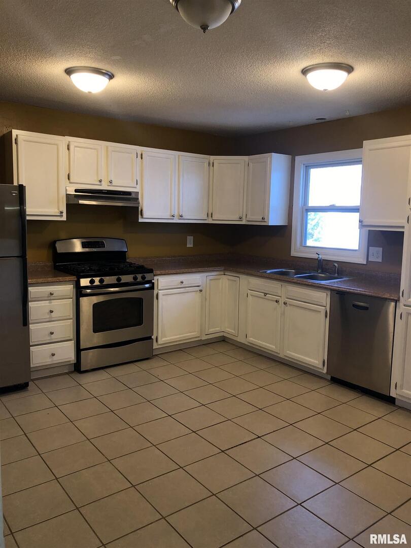 1748 W 55TH Street