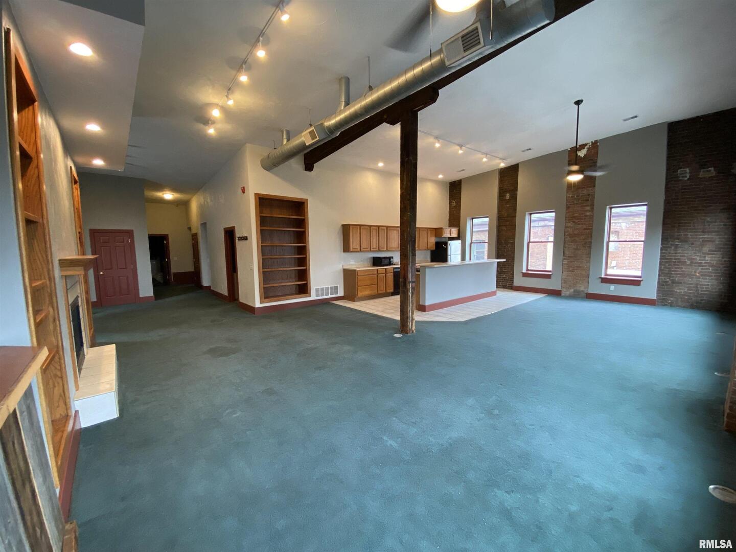 312 W 3RD Street Unit: 3