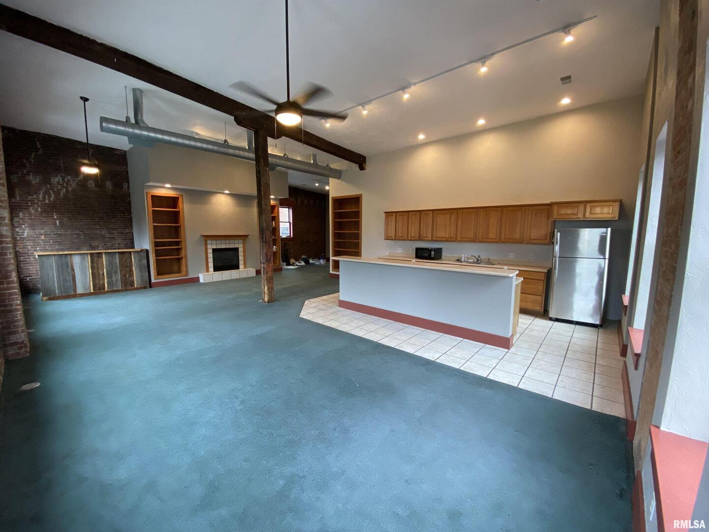 312 W 3RD Street Unit: 3