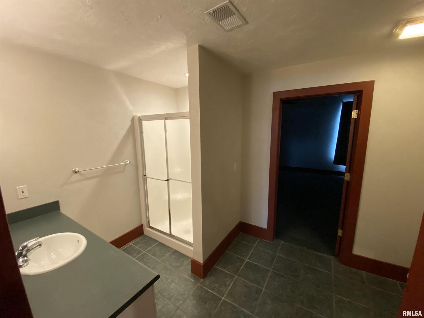 312 W 3RD Street Unit: 3