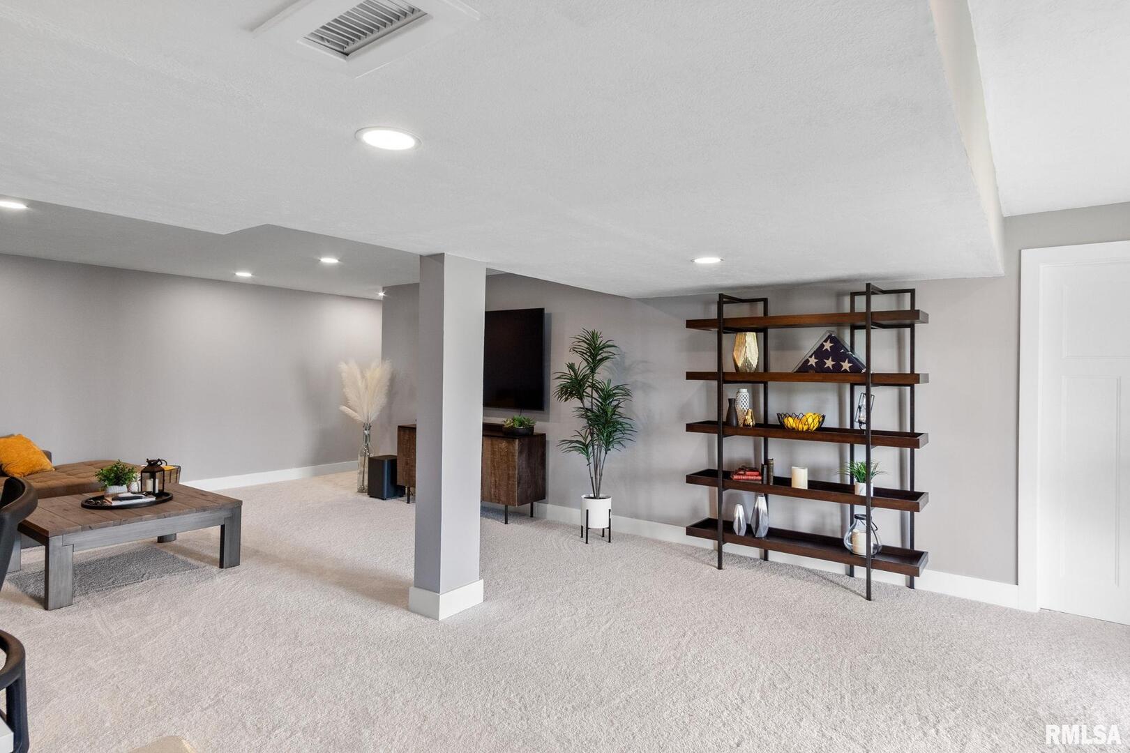 2619 W 54TH Street
