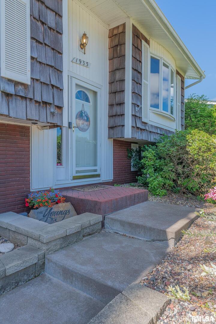 1935 BRISTOL Drive