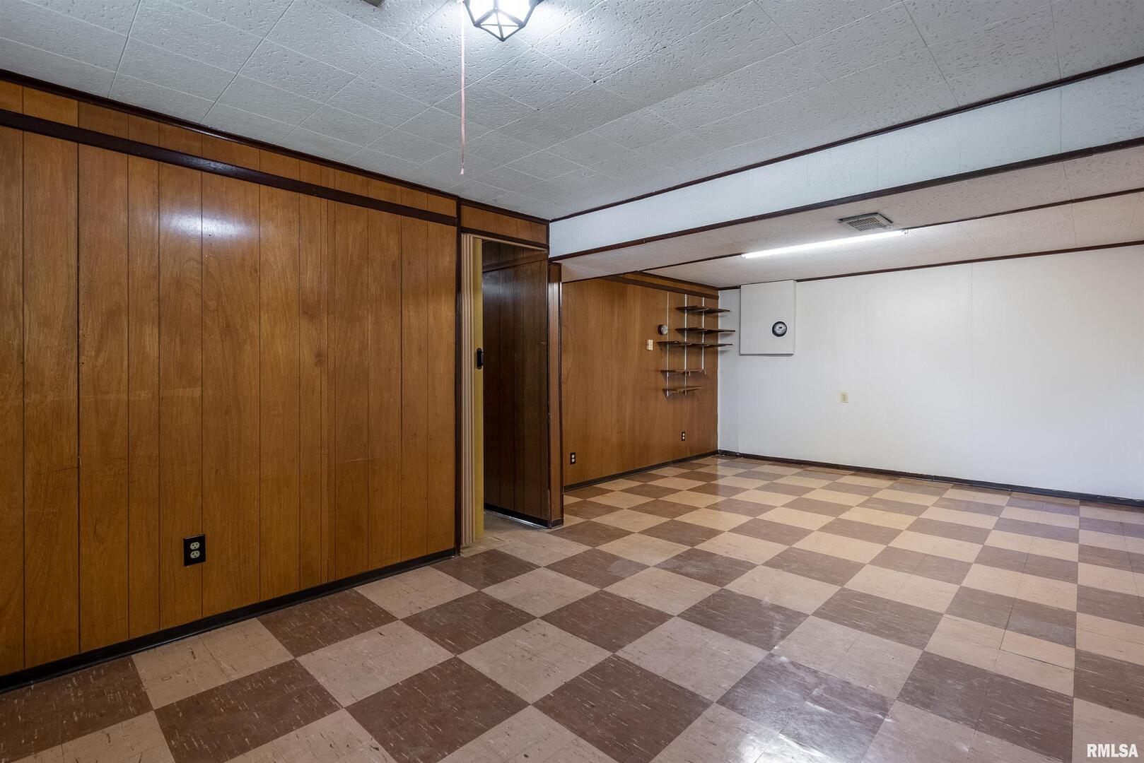 2235 WAVELAND Drive