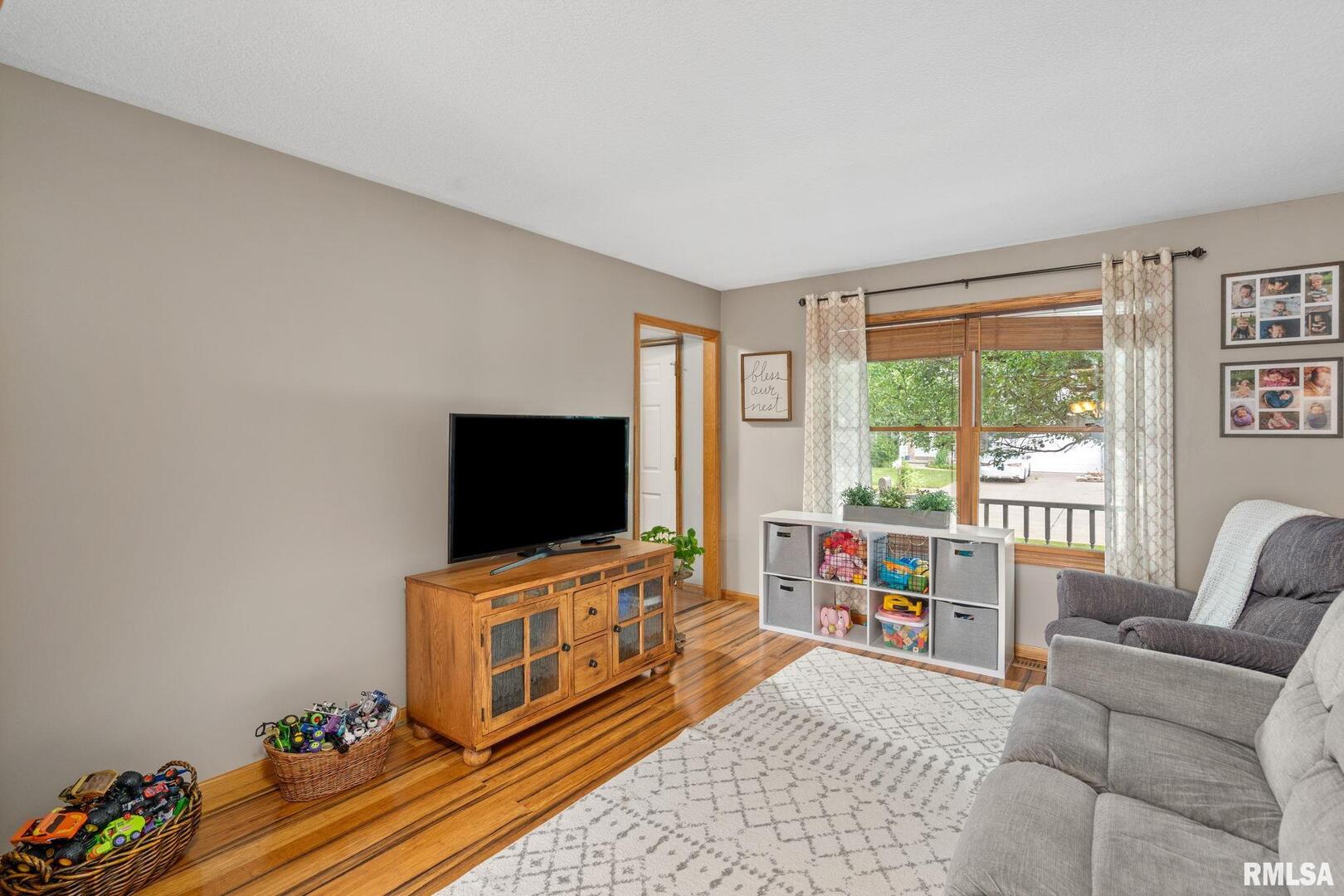 2309 W 61ST Street