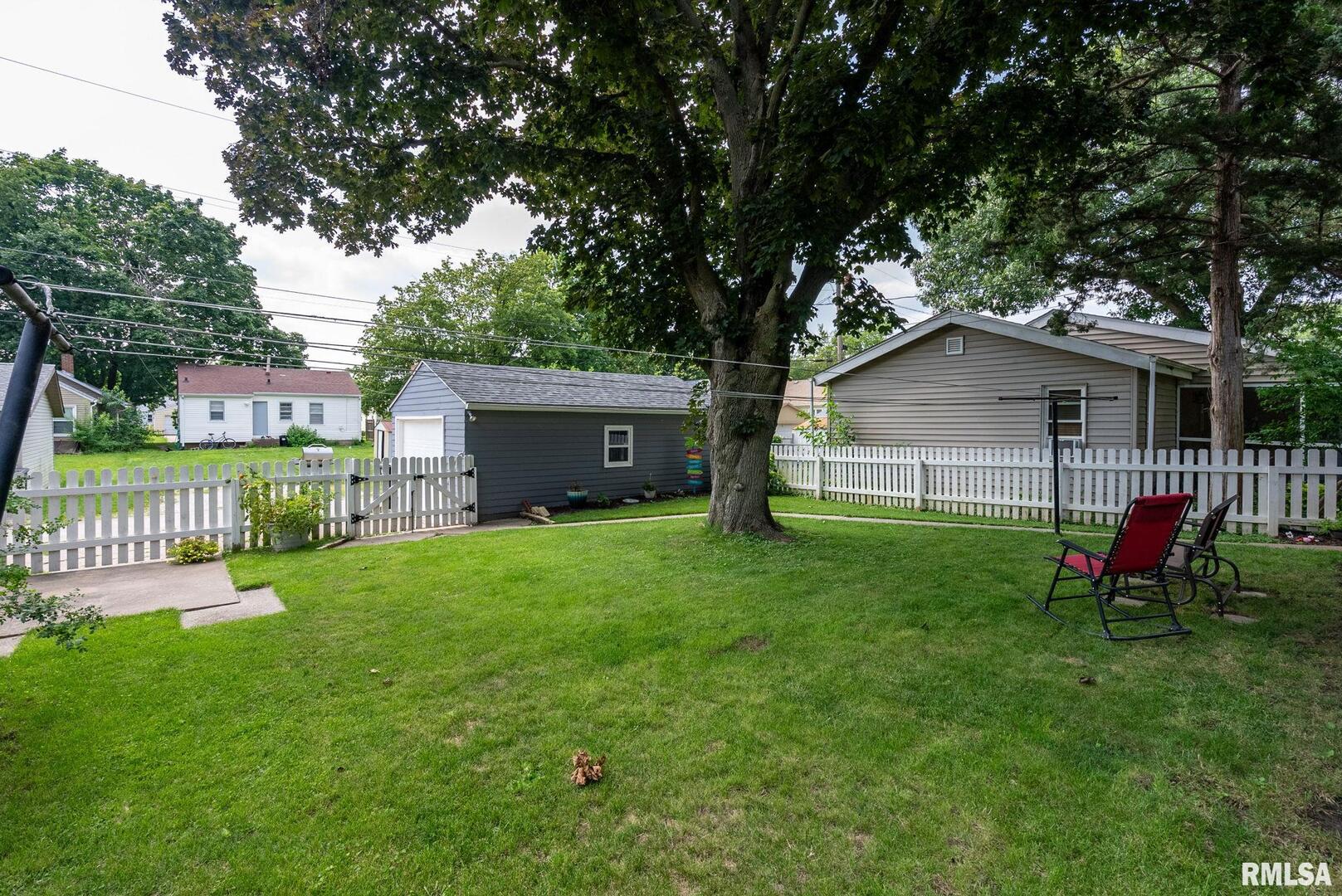 2048 35TH Street