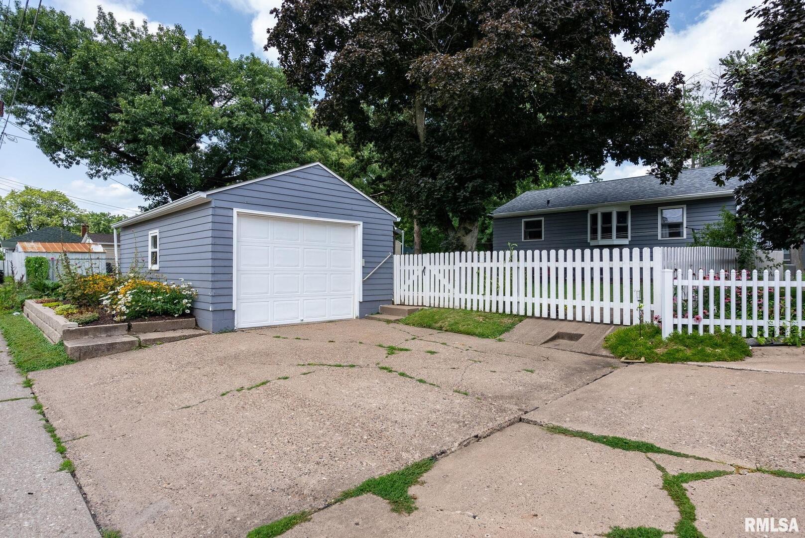 2048 35TH Street