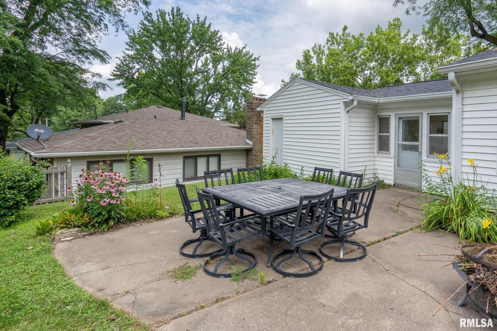 3214 TREMONT Avenue