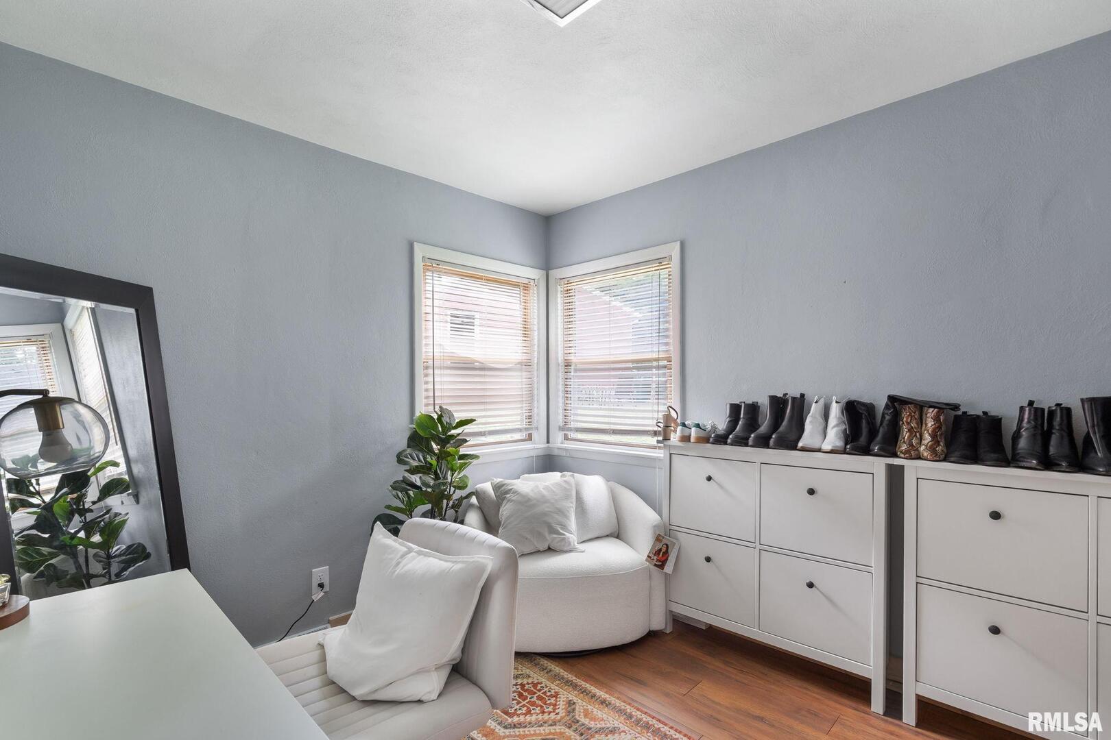 3214 TREMONT Avenue