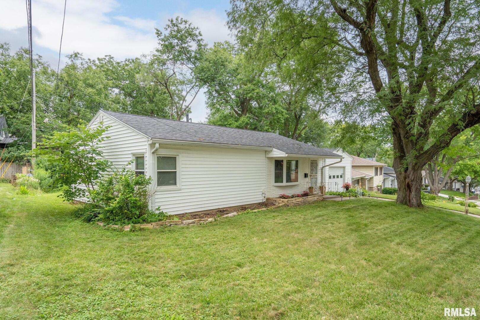 3214 TREMONT Avenue