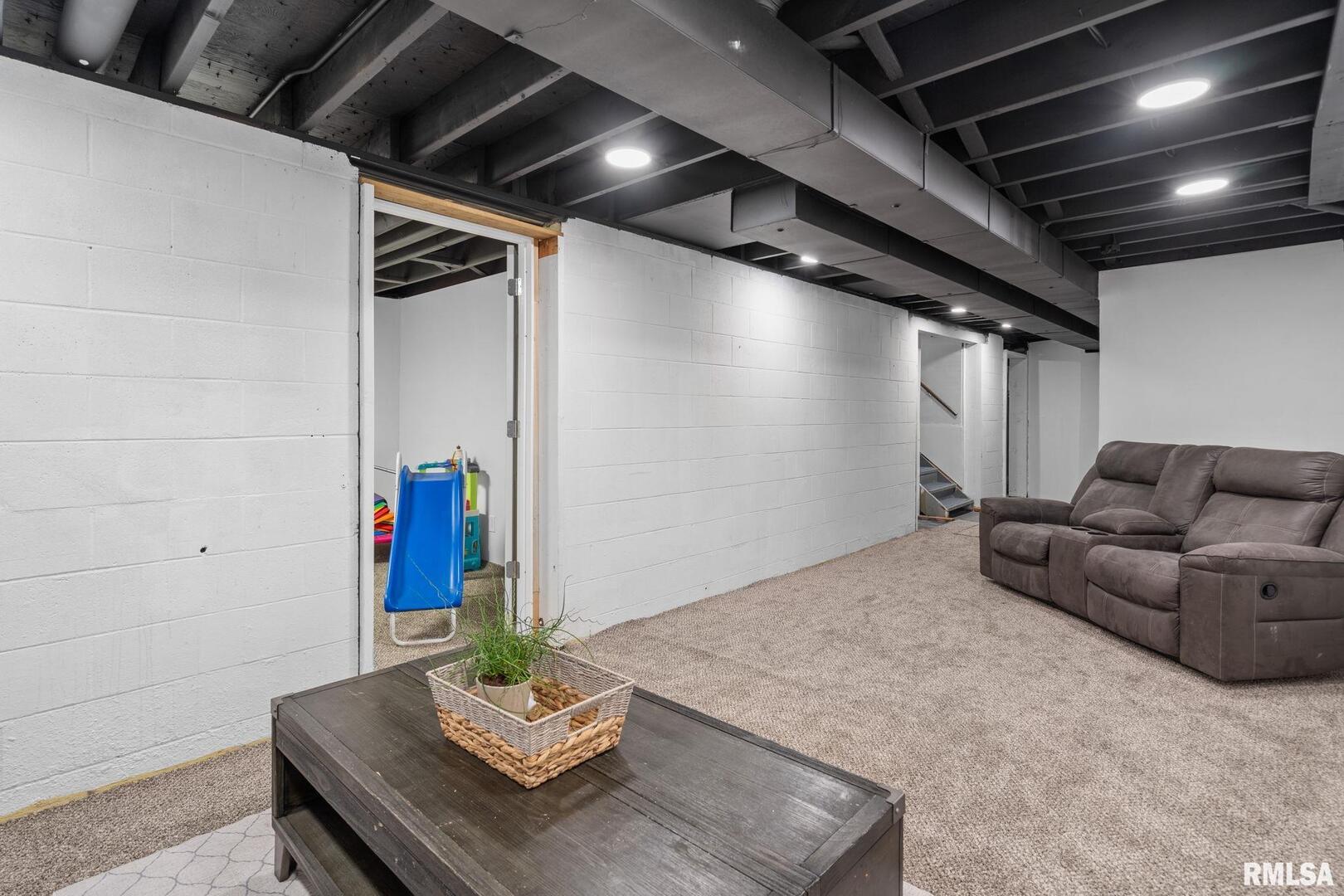 1 WAVERLY Court