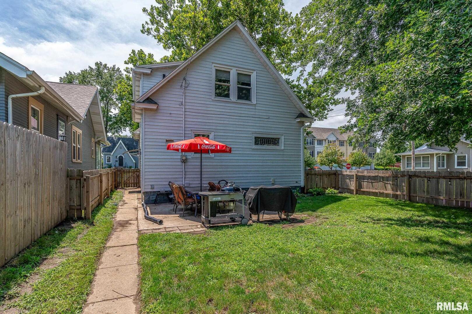 2935 IOWA Street