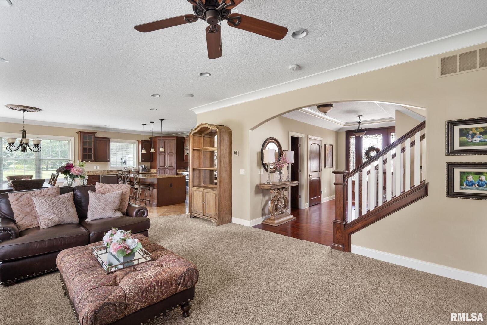 6165 LAKELAND Court