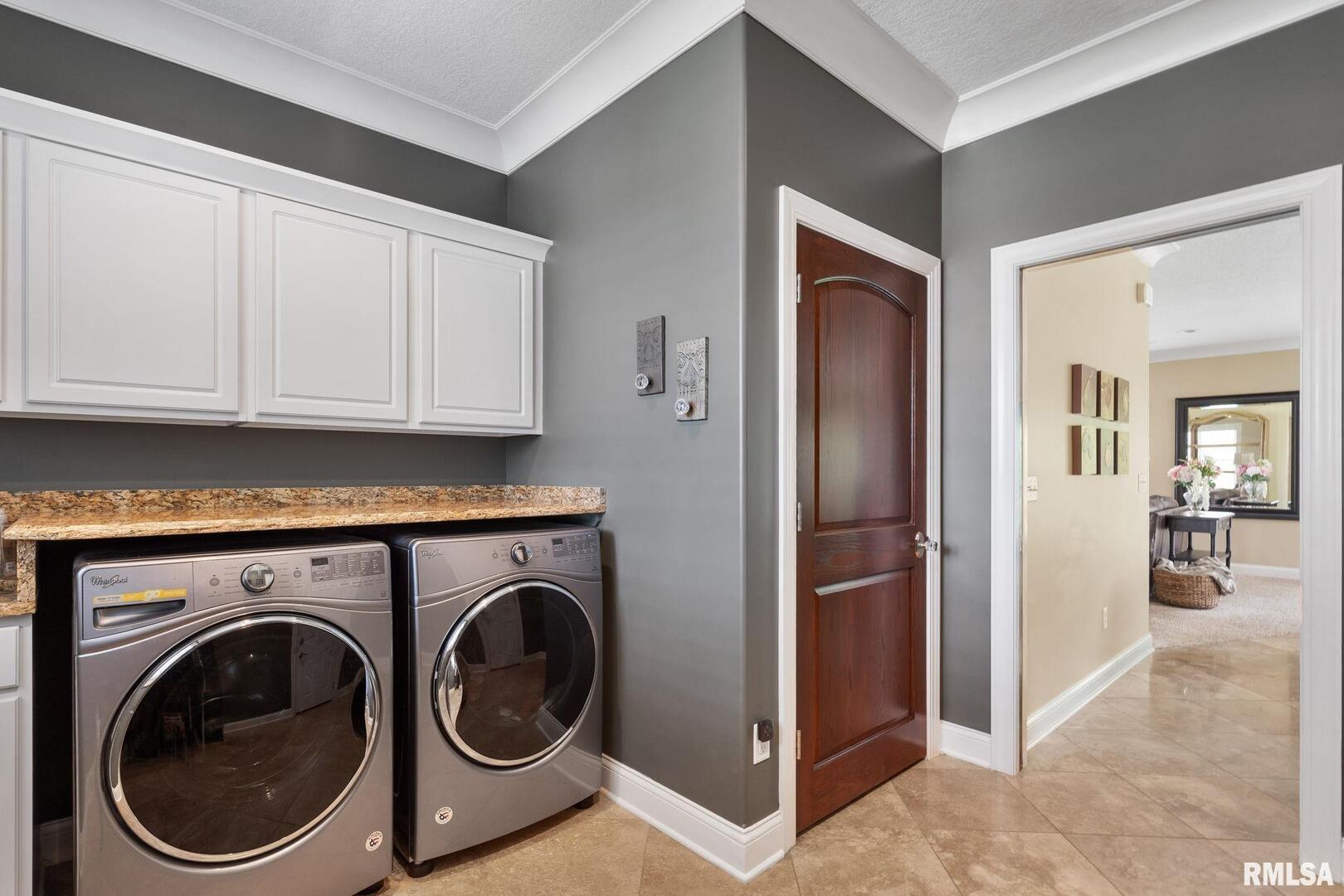 6165 LAKELAND Court
