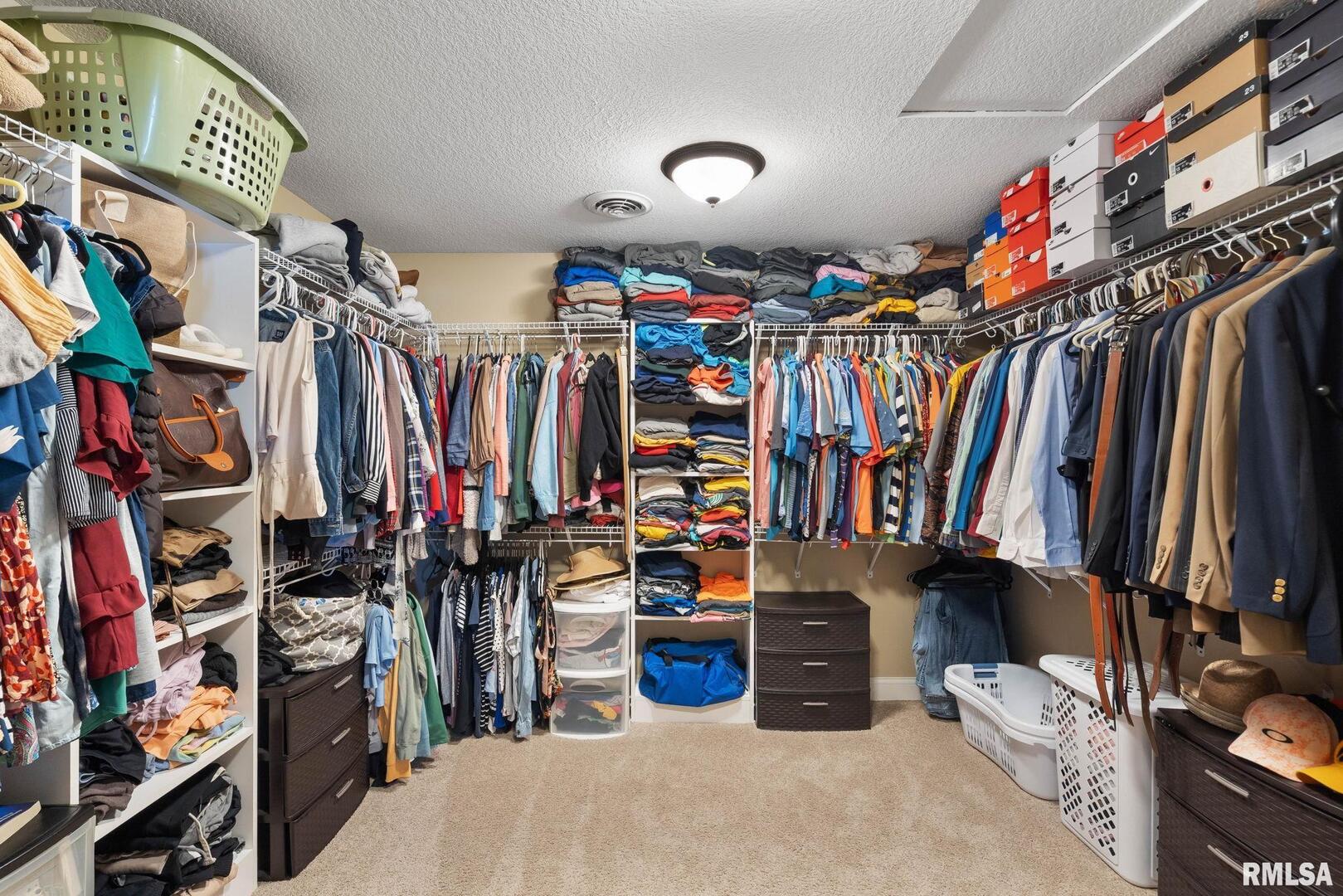 6165 LAKELAND Court
