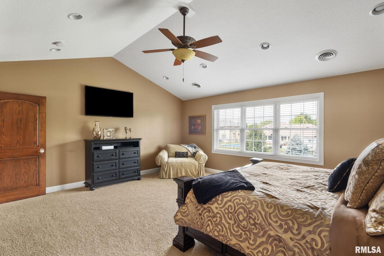 6165 LAKELAND Court