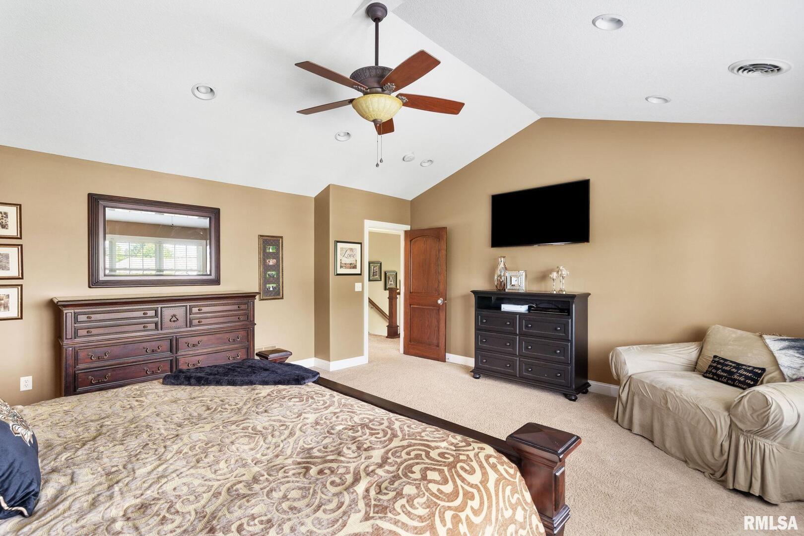 6165 LAKELAND Court