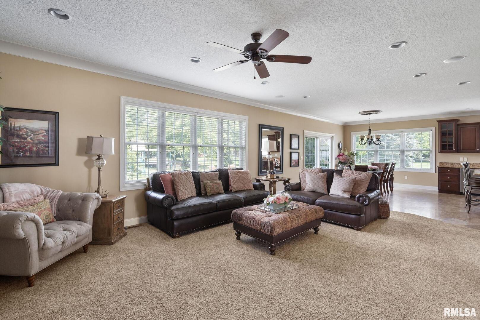 6165 LAKELAND Court