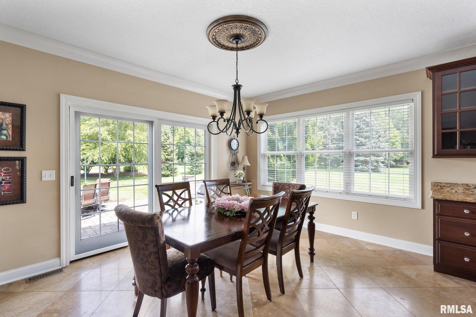 6165 LAKELAND Court
