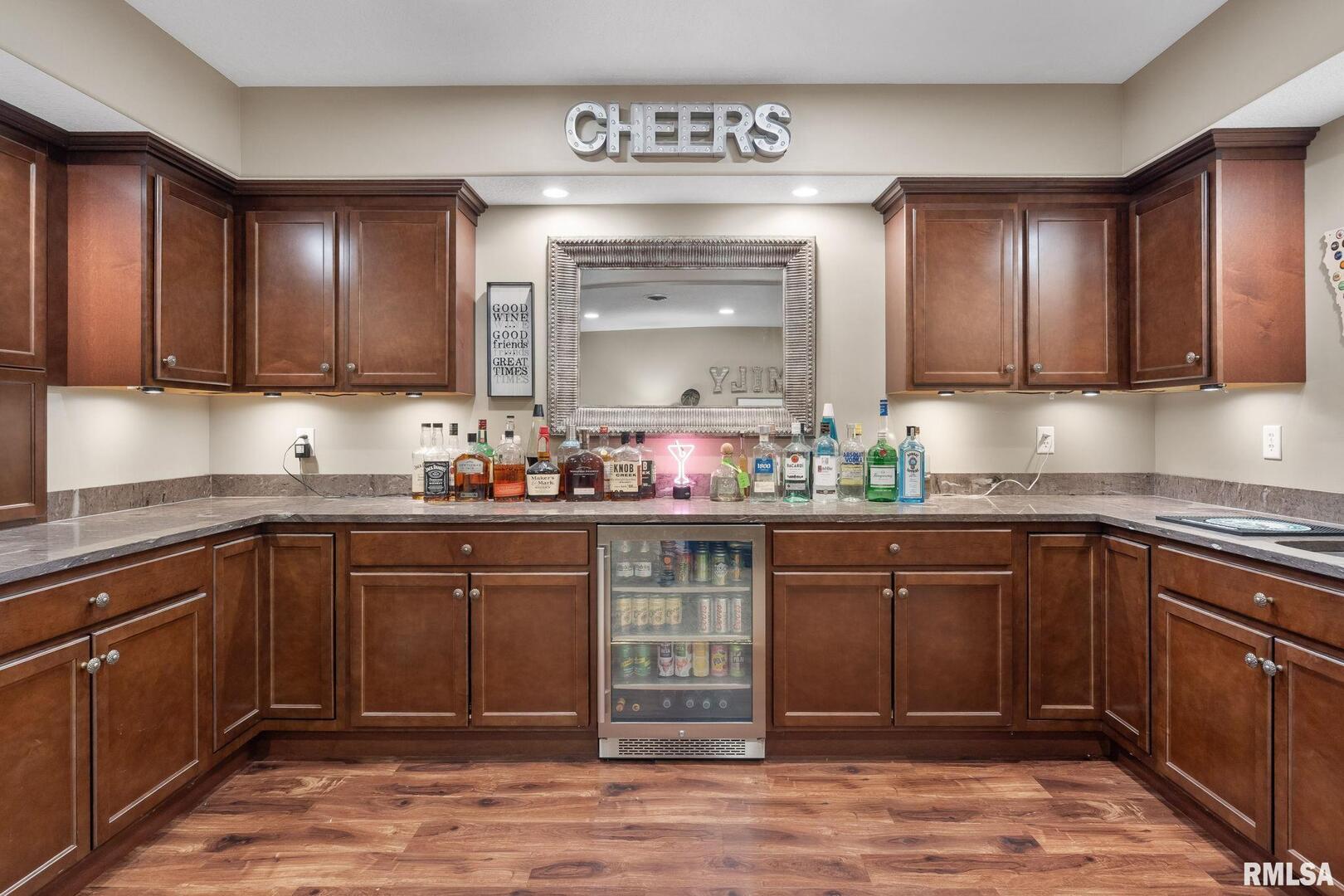 6165 LAKELAND Court