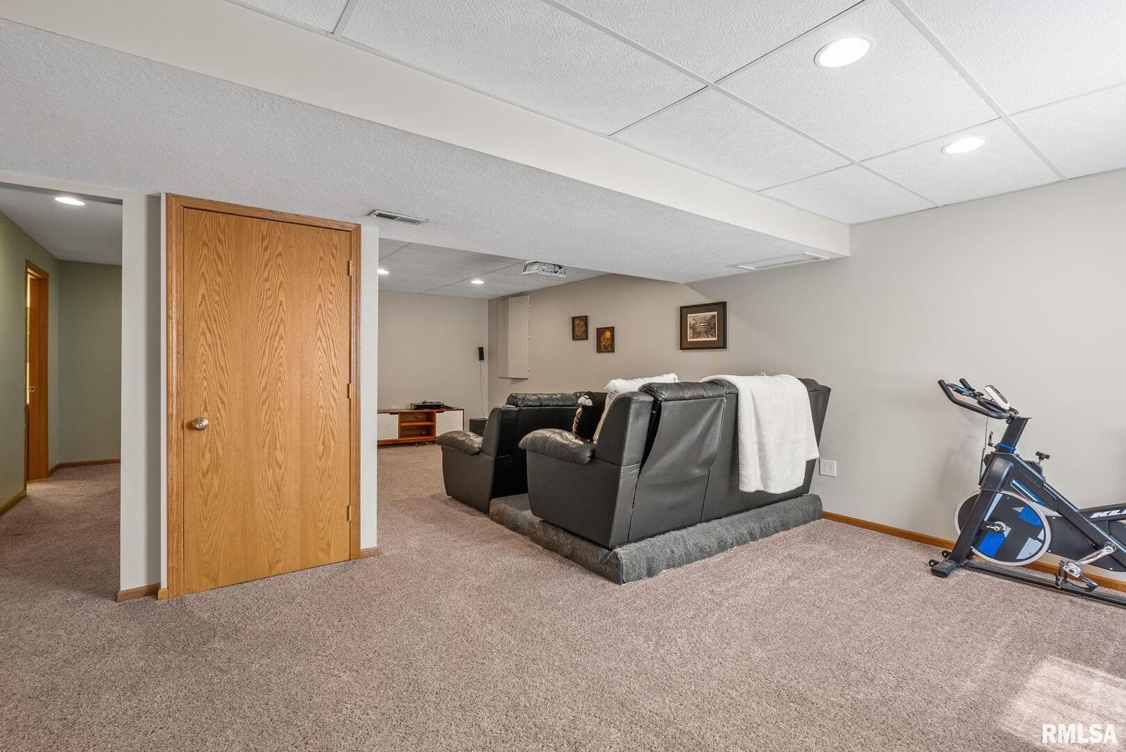 5824 WOODLAND Avenue