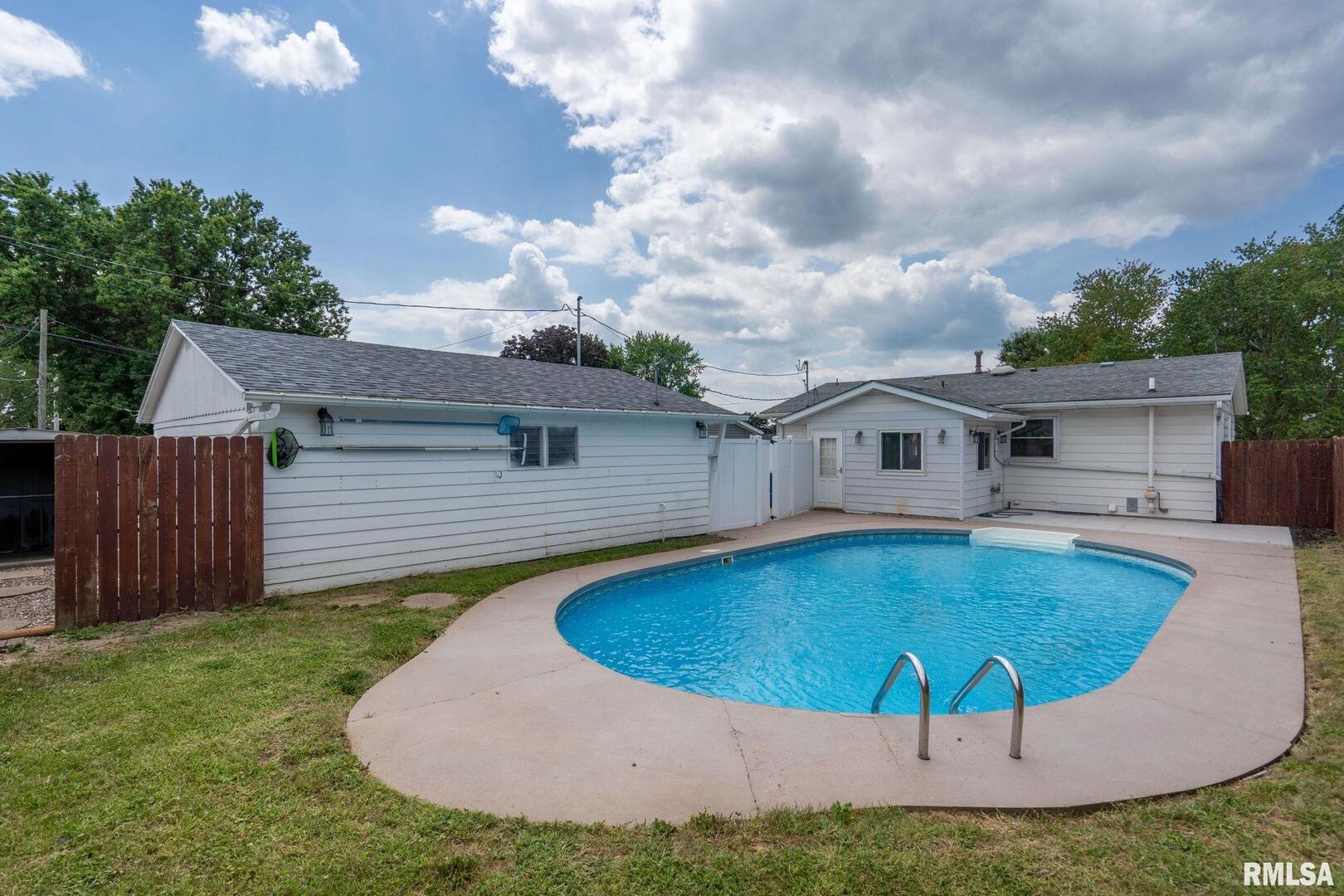 6711 RIDGE Drive