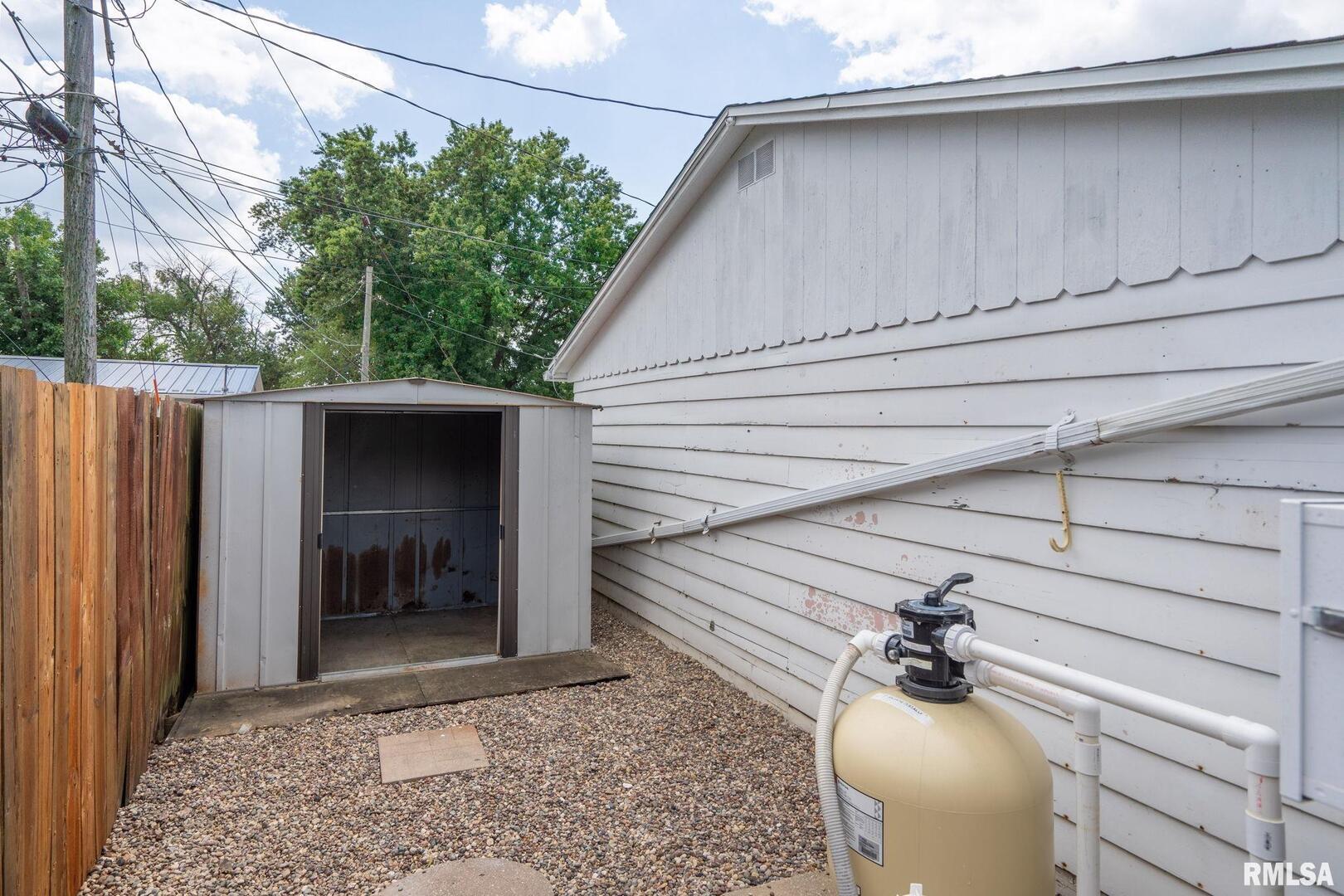 6711 RIDGE Drive