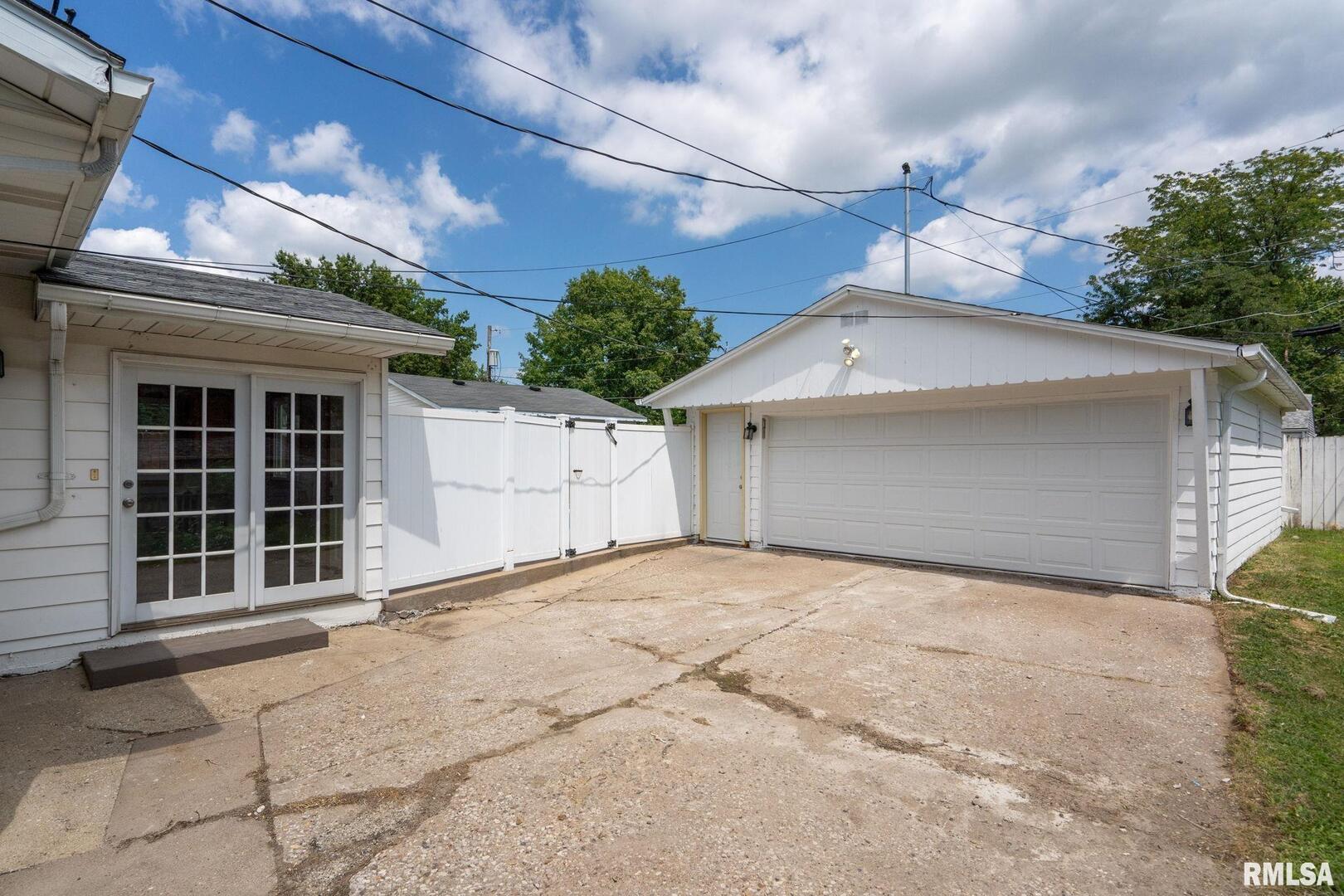 6711 RIDGE Drive